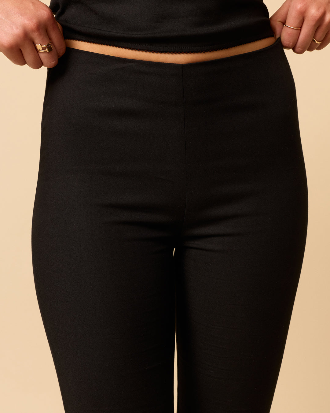 Marie Capri in black a mid rise cropped pants by VDM The Label